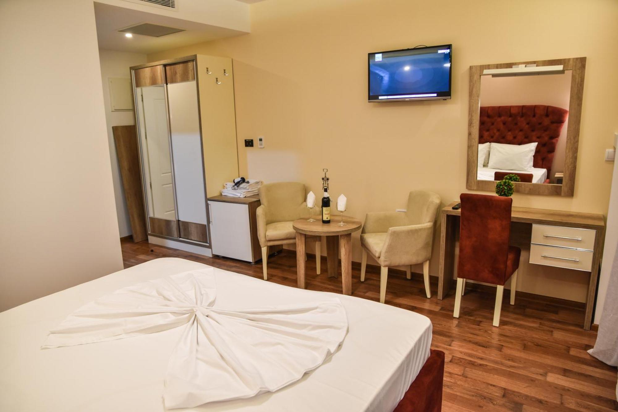 Hotel Evropa 乌尔齐尼 客房 照片