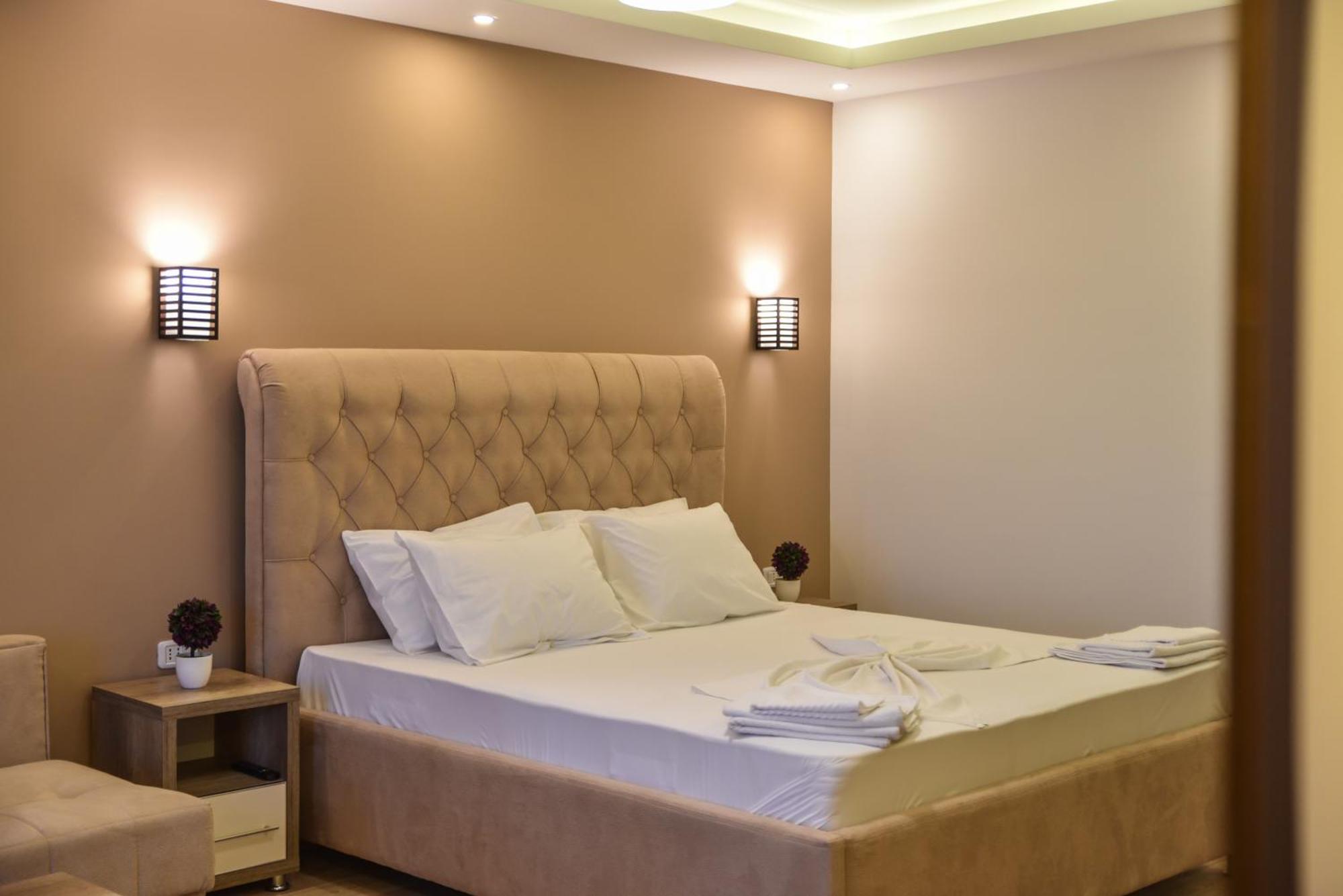 Hotel Evropa 乌尔齐尼 外观 照片
